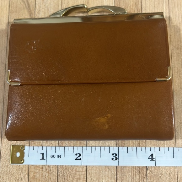 Vintage Tilley Cognac Brown Full Grain Leather Wallet Bifold Kiss Clasp - Picture 8 of 8